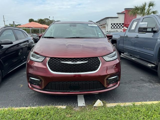 2022 Chrysler Pacifica Touring-L