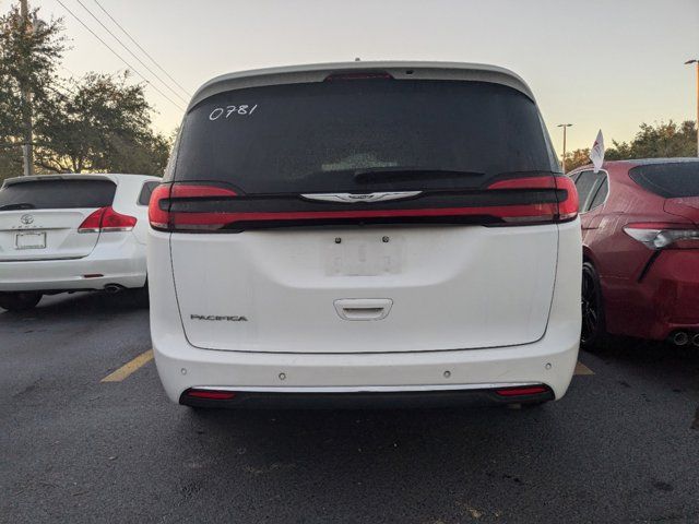 2022 Chrysler Pacifica Touring-L