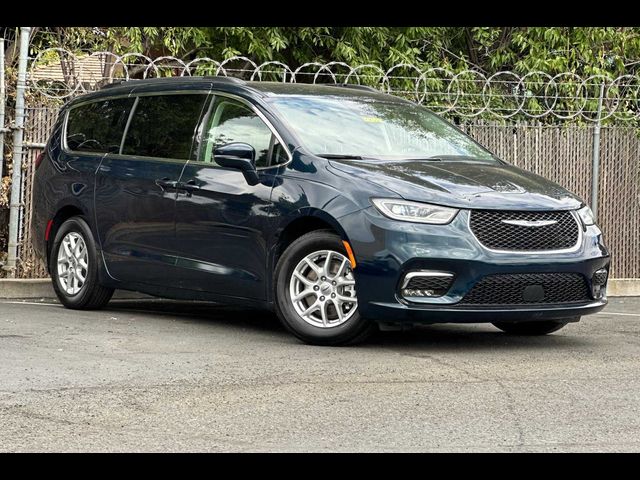 2022 Chrysler Pacifica Touring-L