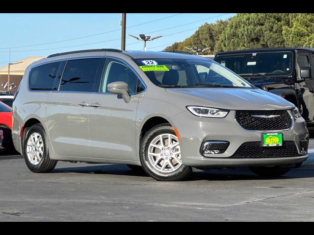 2022 Chrysler Pacifica Touring-L