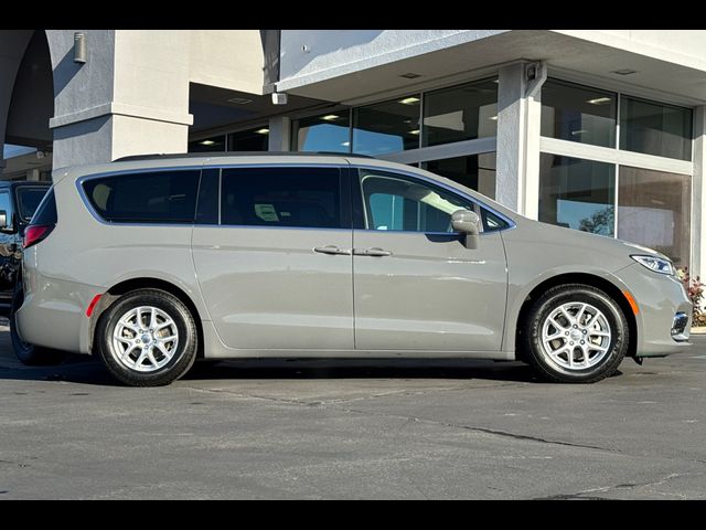 2022 Chrysler Pacifica Touring-L