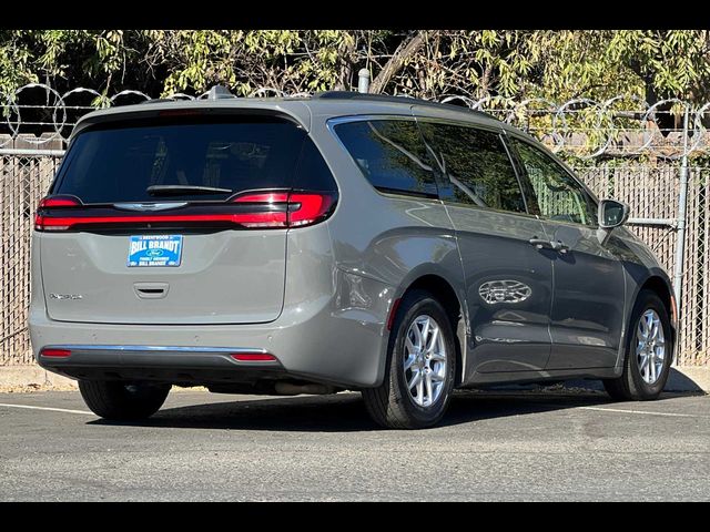 2022 Chrysler Pacifica Touring-L