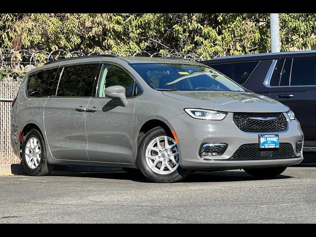 2022 Chrysler Pacifica Touring-L