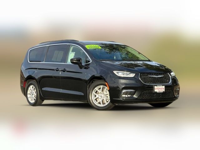 2022 Chrysler Pacifica Touring-L