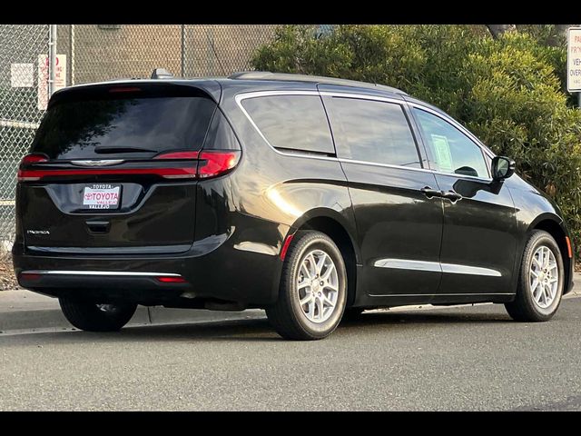 2022 Chrysler Pacifica Touring-L