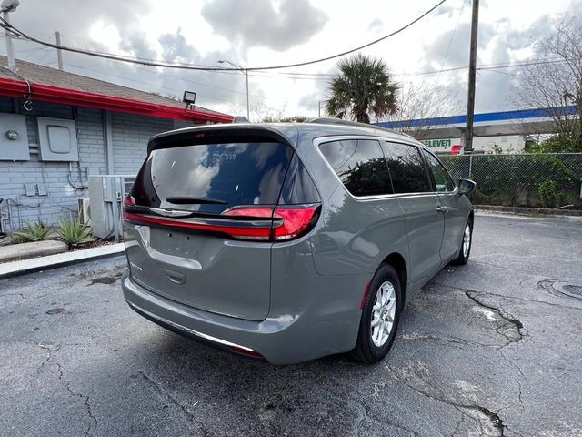 2022 Chrysler Pacifica Touring-L