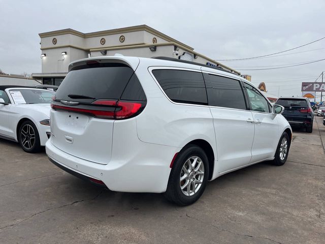 2022 Chrysler Pacifica Touring-L