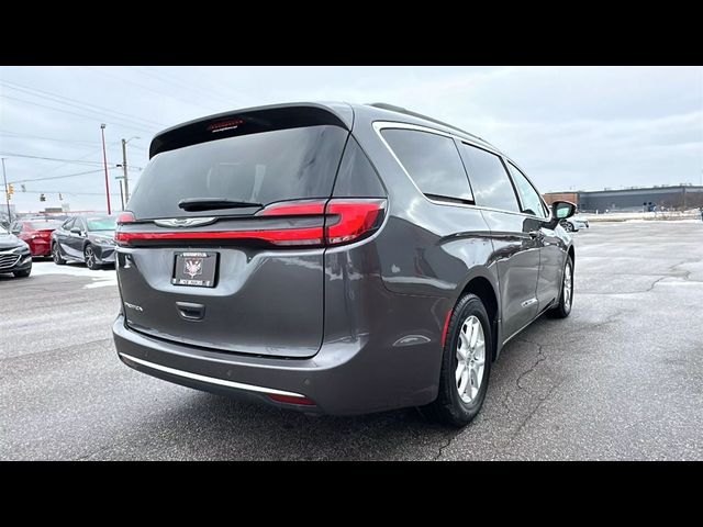 2022 Chrysler Pacifica Touring-L