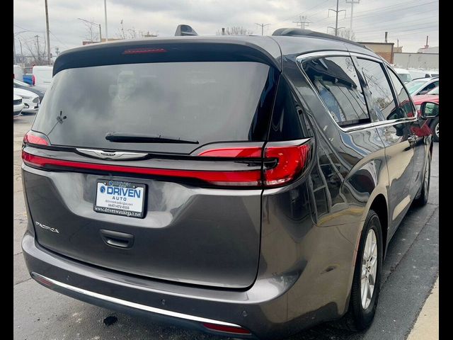 2022 Chrysler Pacifica Touring-L