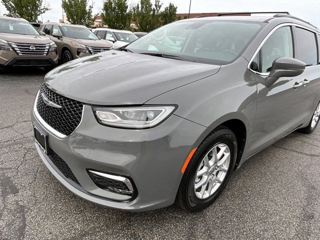 2022 Chrysler Pacifica Touring-L