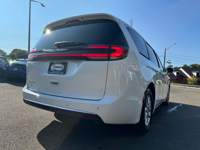 2022 Chrysler Pacifica Touring-L