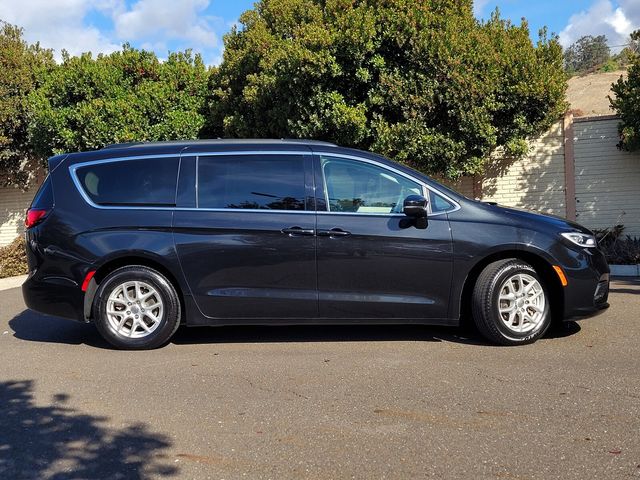 2022 Chrysler Pacifica Touring-L