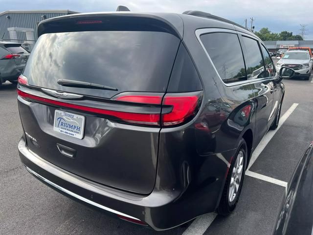 2022 Chrysler Pacifica Touring-L