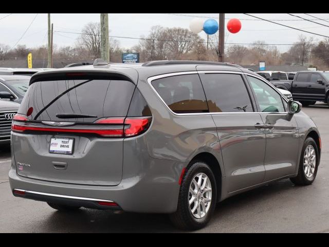 2022 Chrysler Pacifica Touring-L