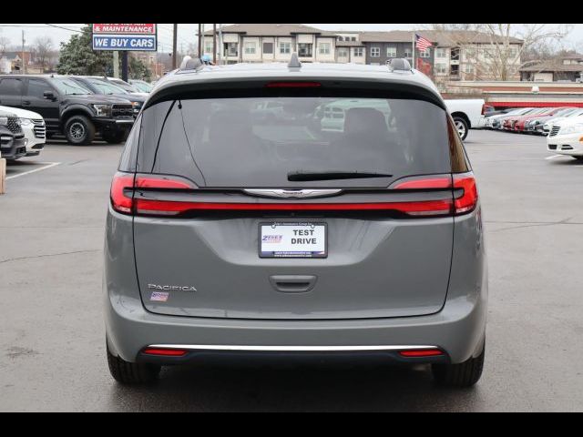 2022 Chrysler Pacifica Touring-L