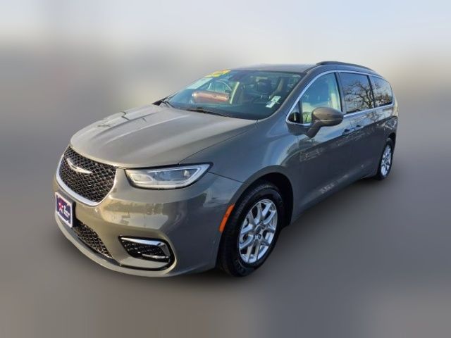 2022 Chrysler Pacifica Touring-L