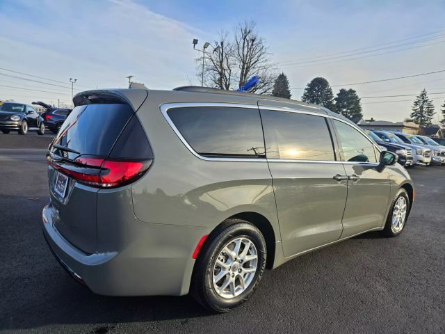 2022 Chrysler Pacifica Touring-L