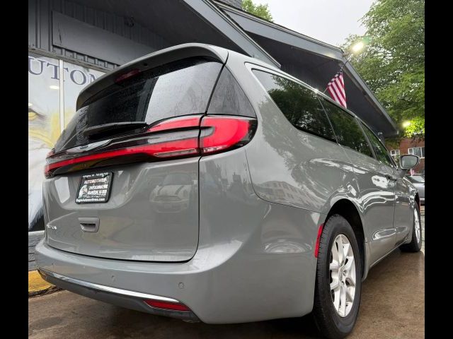 2022 Chrysler Pacifica Touring-L