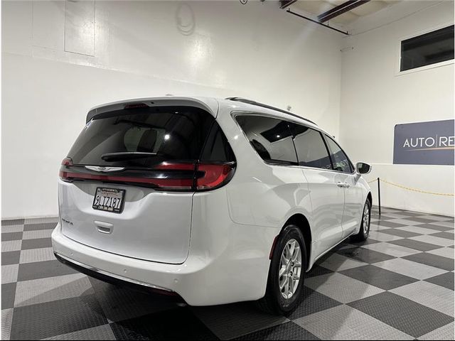 2022 Chrysler Pacifica Touring-L