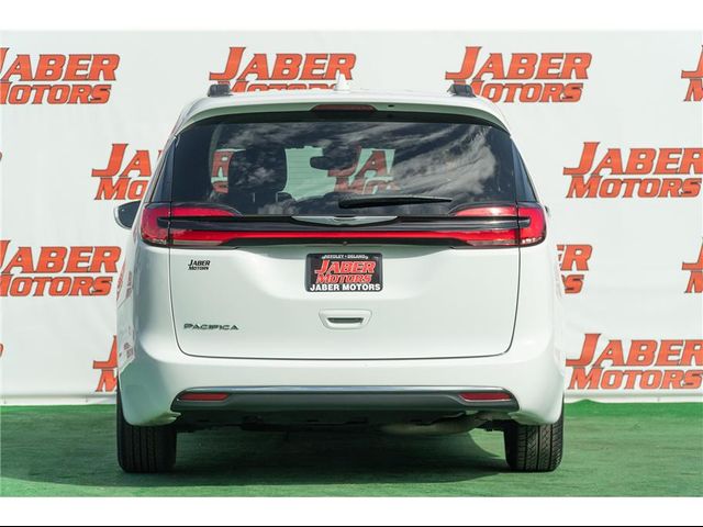 2022 Chrysler Pacifica Touring-L