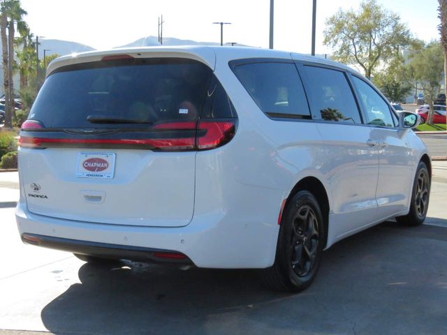 2022 Chrysler Pacifica Hybrid Touring L