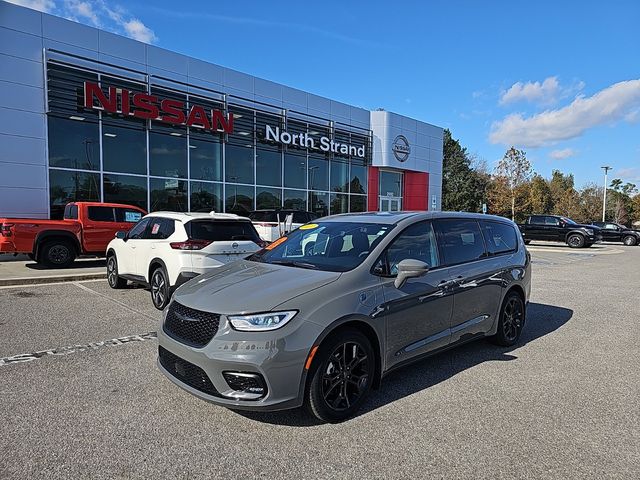 2022 Chrysler Pacifica Hybrid Limited