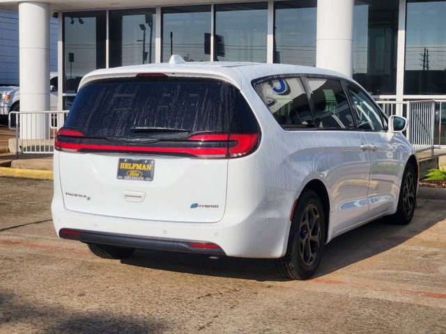 2022 Chrysler Pacifica Hybrid Limited