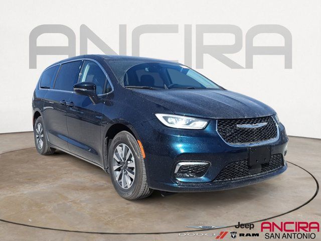 2022 Chrysler Pacifica Hybrid Touring L