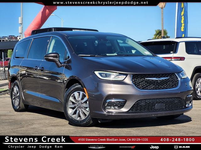 2022 Chrysler Pacifica Hybrid Touring L