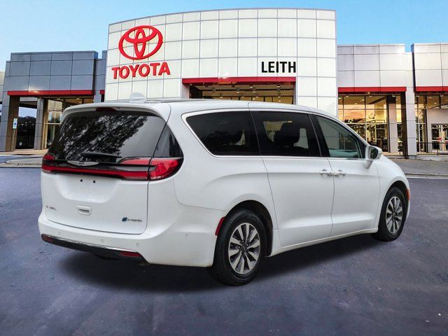 2022 Chrysler Pacifica Hybrid Touring L