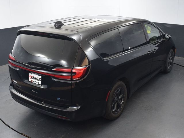 2022 Chrysler Pacifica Hybrid Limited