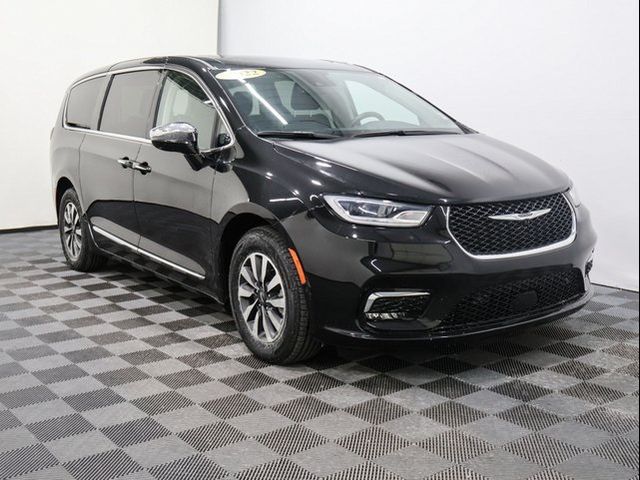 2022 Chrysler Pacifica Hybrid Limited