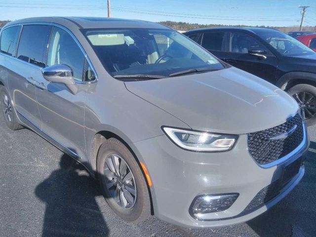 2022 Chrysler Pacifica Hybrid Limited