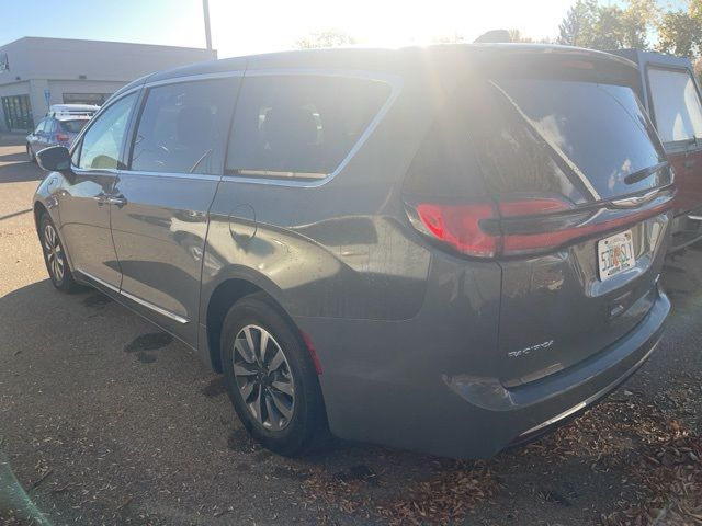 2022 Chrysler Pacifica Hybrid Limited