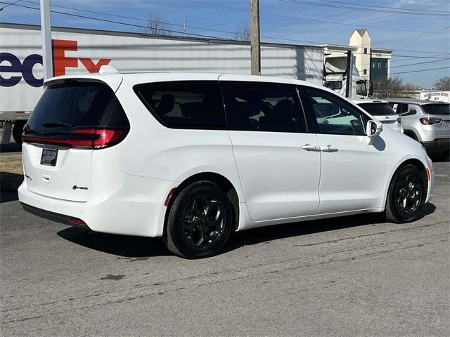 2022 Chrysler Pacifica Hybrid Limited