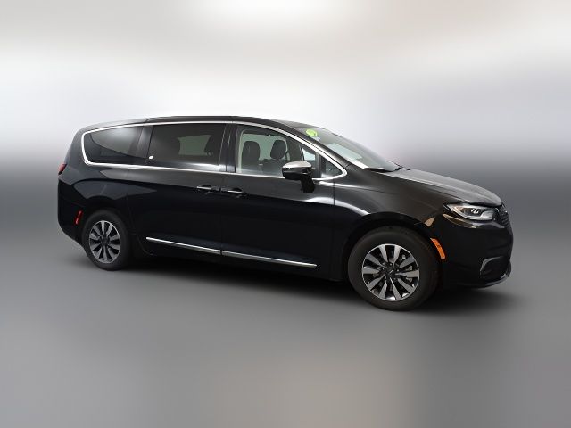 2022 Chrysler Pacifica Hybrid Limited