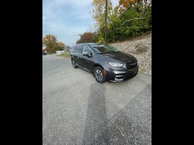 2022 Chrysler Pacifica Hybrid Limited