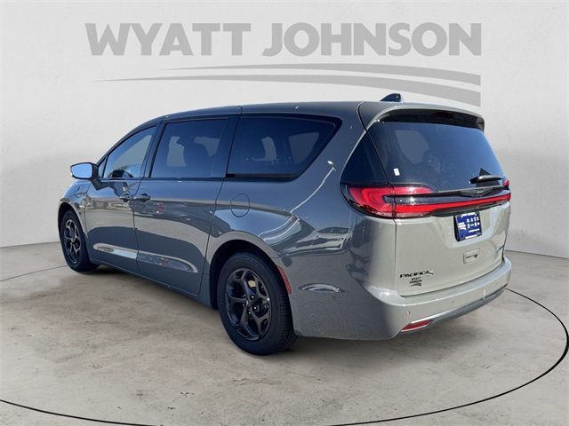 2022 Chrysler Pacifica Hybrid Limited