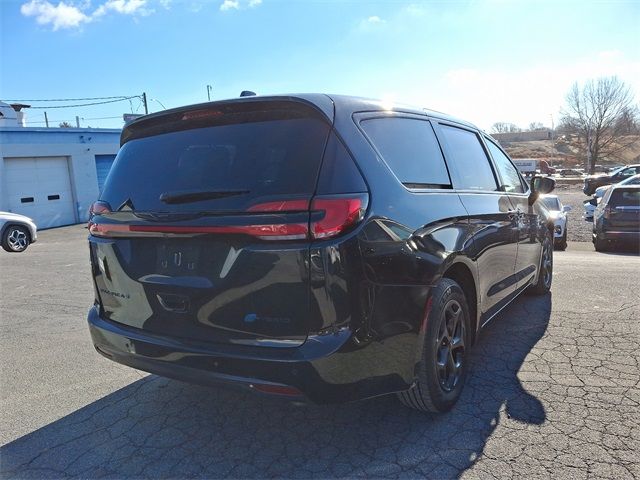 2022 Chrysler Pacifica Hybrid Limited