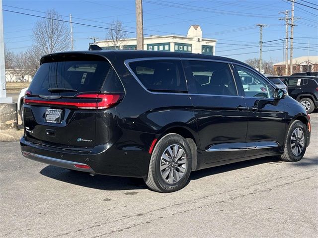 2022 Chrysler Pacifica Hybrid Limited