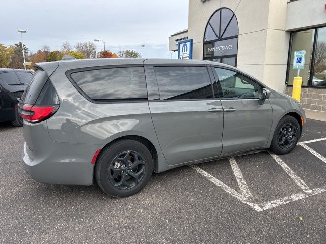 2022 Chrysler Pacifica Hybrid Limited