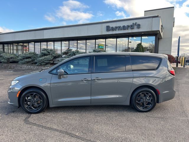 2022 Chrysler Pacifica Hybrid Limited