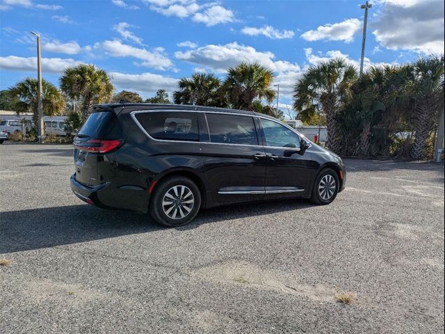 2022 Chrysler Pacifica Hybrid Limited