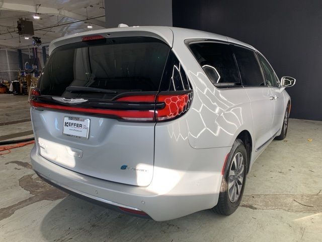 2022 Chrysler Pacifica Hybrid Limited