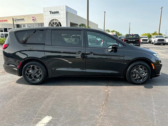 2022 Chrysler Pacifica Hybrid Limited