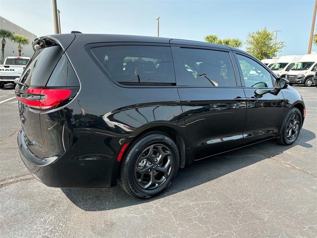 2022 Chrysler Pacifica Hybrid Limited