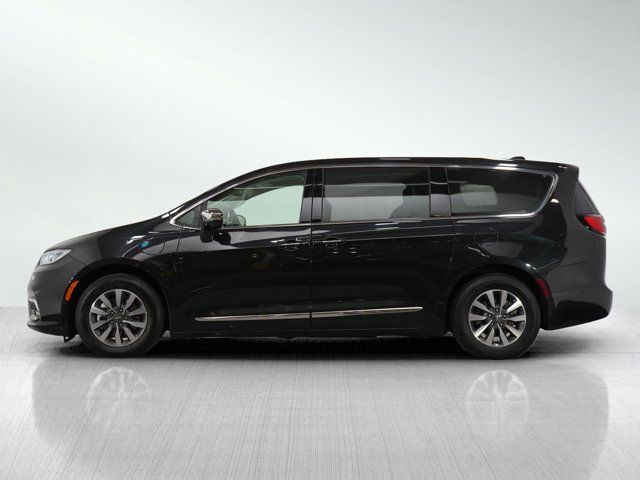 2022 Chrysler Pacifica Hybrid Limited