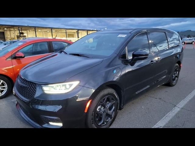 2022 Chrysler Pacifica Hybrid Limited