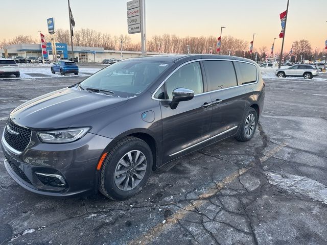 2022 Chrysler Pacifica Hybrid Limited