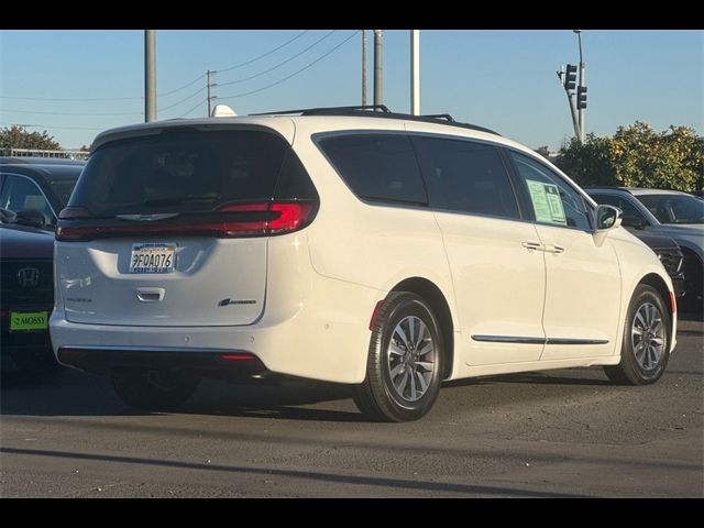 2022 Chrysler Pacifica Hybrid Limited